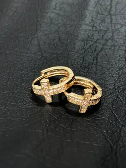 گوشواره حلقه ای نگین دار طرح صلیب