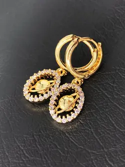 گوشواره حلقه ای طرح زحل دور نگین