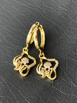 گوشواره حلقه ای طرح پروانه و گل نگین دار