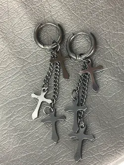 گوشواره آویز مشکی سه صلیب