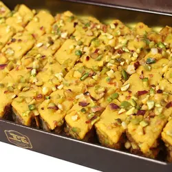 مشخصات ، قیمت و خرید باقلوای کاشان