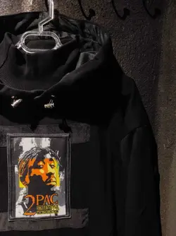 هودی پشت چاپ یقه اسکی