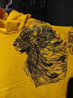 هودی نیم  رخ شیر