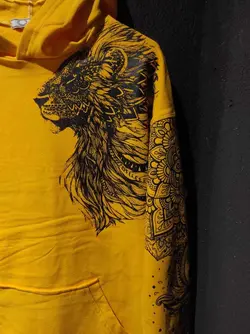 هودی نیم  رخ شیر