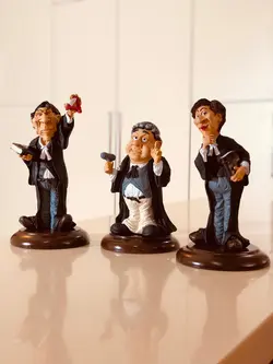 مجسمه طنز شخصیت آقای وکیل