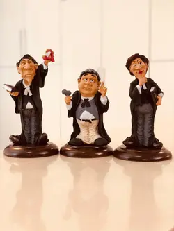 مجسمه طنز شخصیت آقای وکیل