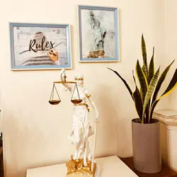 تابلو فرشته آزادی مناسب دفتر وکالت