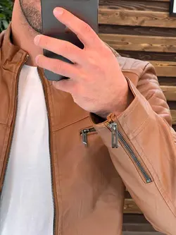کاپشن چرم قهوه ای آستین زیپ کد 940 شیک و خاص در ونوس مد