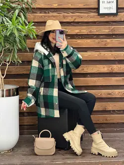 شکت چهارخونه کلاه خز کد 2329 شیک و جذاب در مجموعه ونوس مد