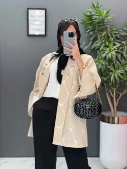 خرید اینترنتی مانتو ژاکارد یقه دکمه دار کد 2453 در ونوس مد