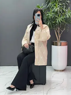 خرید اینترنتی مانتو ژاکارد یقه دکمه دار کد 2453 در ونوس مد