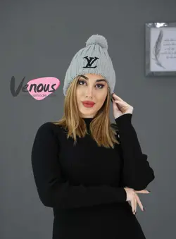 کلاه بافت LV پومدار کد 934 فروشگاه اینترنتی و حضوری ونوس مد