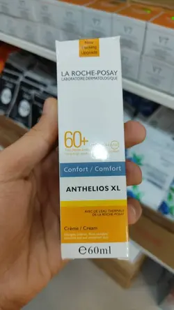 کرم ضد آفتاب بی رنگ و ضد لک لاروش پوزای SPF 60