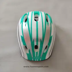 اسکیت کفشی فردوس همراه با لوازم ایمنی