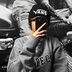 کلاه طرح ساده آبی نفتی