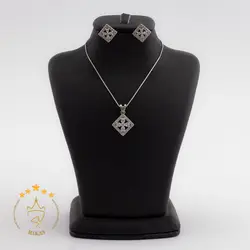 نیم ست نقره طرح گل و لوزی | H 560