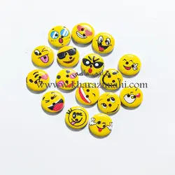 دکمه طرح ایموجی چوبی