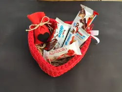 گیفت شکلات ولنتاین طرح قلب بافت - شهر گیلاس | فروشگاه تخصصی پاستیل و شکلات