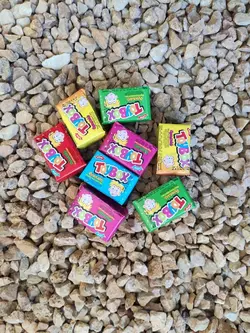 شانسی و آدامس توی باکس toy box - شهر گیلاس | فروشگاه تخصصی پاستیل و شکلات