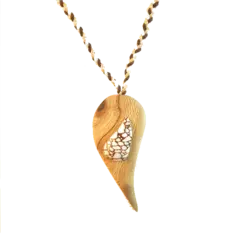 گردنبند دست ساز چوب و صدف