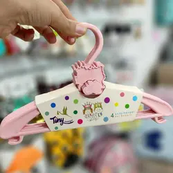 قیمت و خرید چوب لباسی فانتزی 4 عددی tiny - سیسمونی آقابزرگ