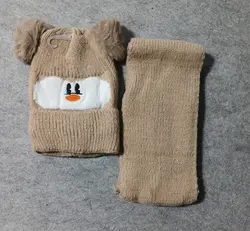 قیمت و خرید شال وکلاه پوم دار خارجی - سیسمونی آقابزرگ