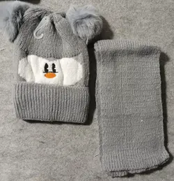 قیمت و خرید شال وکلاه پوم دار خارجی - سیسمونی آقابزرگ