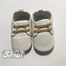 قیمت و خرید پاپوش خارجی اسپرت طرح ساده سفید - سیسمونی آقابزرگ