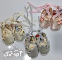 قیمت و خرید پاپوش نوزادی ژیکالو مدل سه گل براق - سیسمونی آقابزرگ
