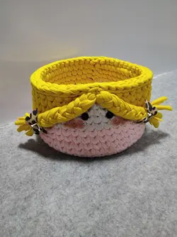 سبد تریکو دستبافت طرح دختر