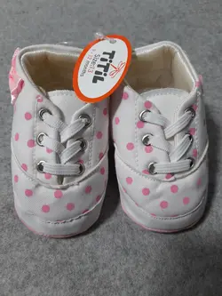 قیمت و خرید پاپوش نوزادی دخترانه تیتیل طرح خالخالی پاپیون - سیسمونی آقابزرگ