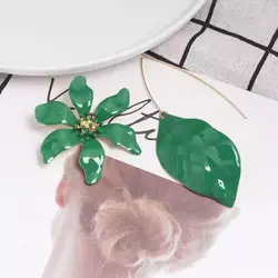 گوشواره نامتقارن طرح گل