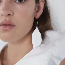 گوشواره نامتقارن طرح گل