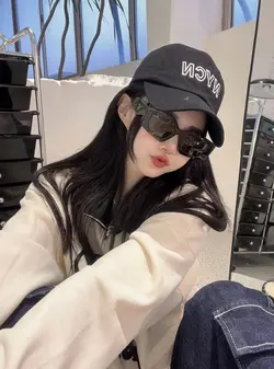 عینک آفتابی پرادا مدل PRADA SPR15Y