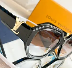 عینک آفتابی زنانه لویس ویتون مدل LOUIS VUITTON Z1728E