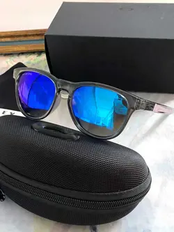 عینک ورزشی زنانه و مردانه اوکلی مدل OAKLEY STRINGER OO9315