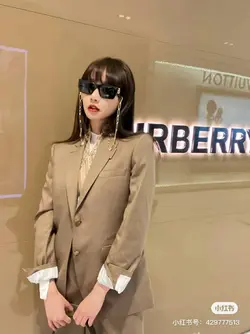 عینک آفتابی زنانه باربری مدل BURBERRY B4336