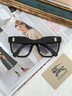 عینک آفتابی زنانه باربری مدل BURBERRY B4307