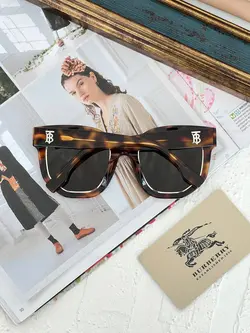 عینک آفتابی زنانه باربری مدل BURBERRY B4307