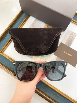 عینک آفتابی زنانه و مردانه تام فرد TOM FORD BROOKLYN TF0833