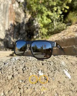 عینک آفتابی زنانه و مردانه اوکلی OAKLEY HOLLBROOK OO4123 METAL