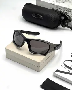 عینک ورزشی زنانه و مردانه اوکلی مدل OAKLEY oo9137