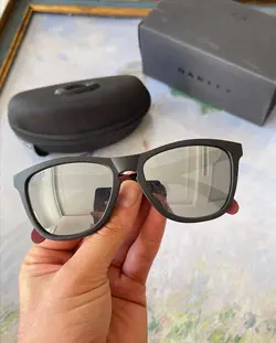 عینک ورزشی زنانه و مردانه اوکلی مدل OAKLEY FROGSKINS OO9428