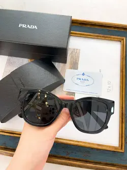 عینک آفتابی زنانه پرادا مدل PRADA PR02WS