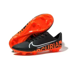 کفش چمن میخدار