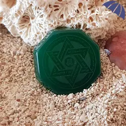 نگین عقیق سبز اصل حکاکی ستاره سلیمان و عین علی N3026