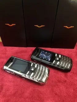 گوشی دکمه ای لاکچری ورتو فراری vertu ferrari v5pro (( با رجیستر شرکتی و کیف هدیه ))