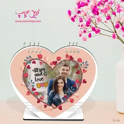 تقویم رومیزی قلبی پارچه‌ای ۵ و ۱۳ برگی با پایه MDF مدل TR108