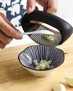 سیر له کن GARLIC PRESS - فروشگاه ویتابن