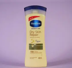 لوسیون بدن وازلین مدل Dry Skin Repair حجم 400 میلی لیتر